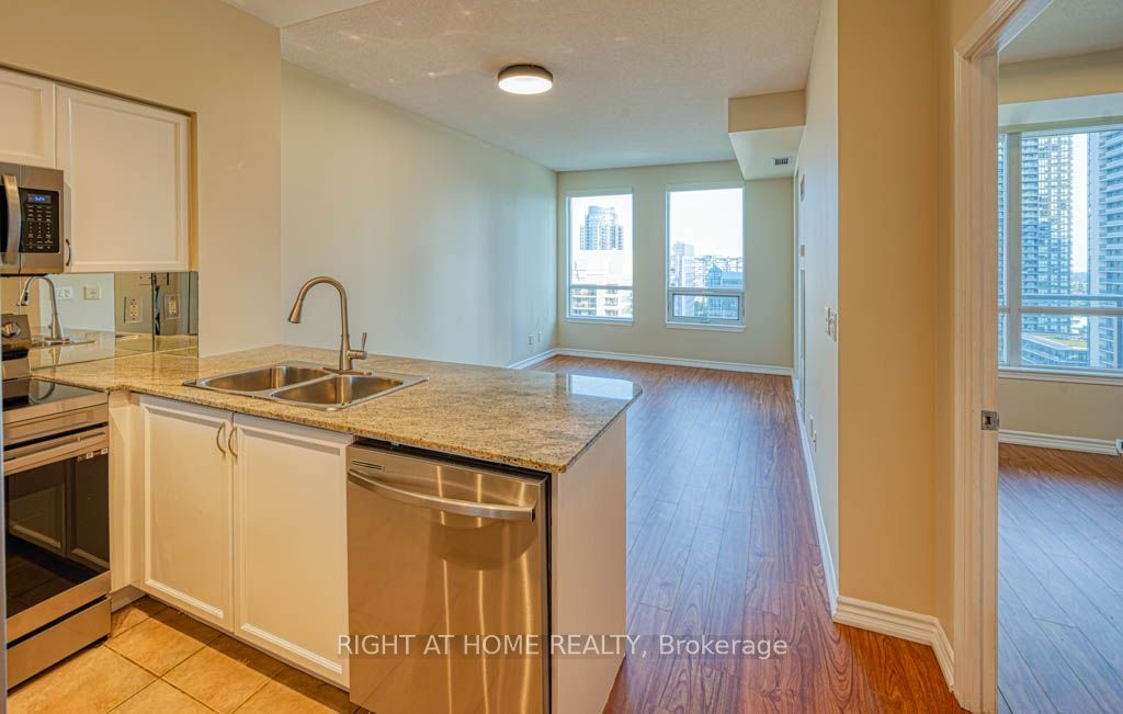 388 Prince Of Wales Drive 1711 Property Photo 4