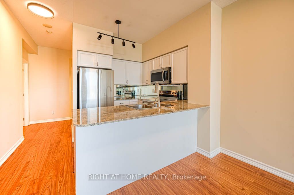 388 Prince Of Wales Drive 1711 Property Photo 7
