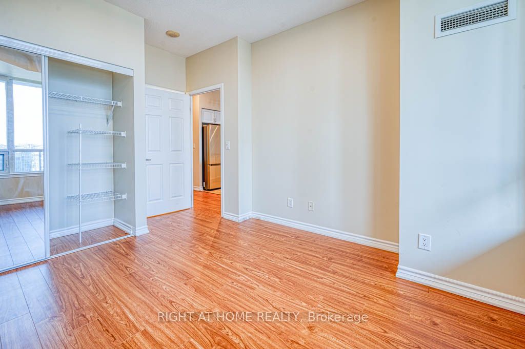 388 Prince Of Wales Drive 1711 Property Photo 15