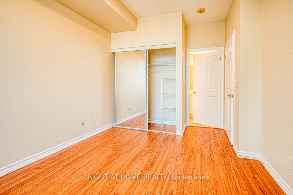 388 Prince Of Wales Drive 1711 Property Photo 17