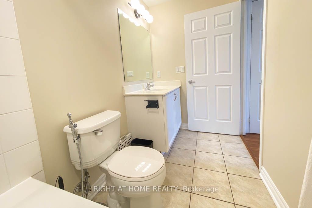 388 Prince Of Wales Drive 1711 Property Photo 20