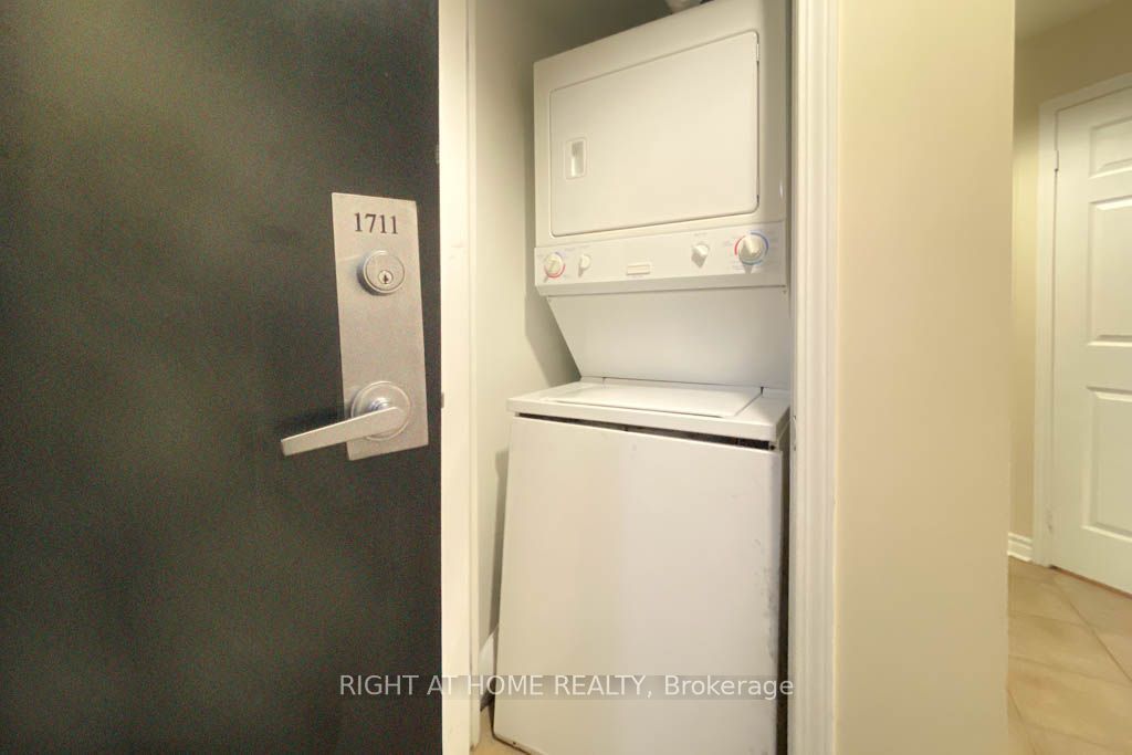 388 Prince Of Wales Drive 1711 Property Photo 26