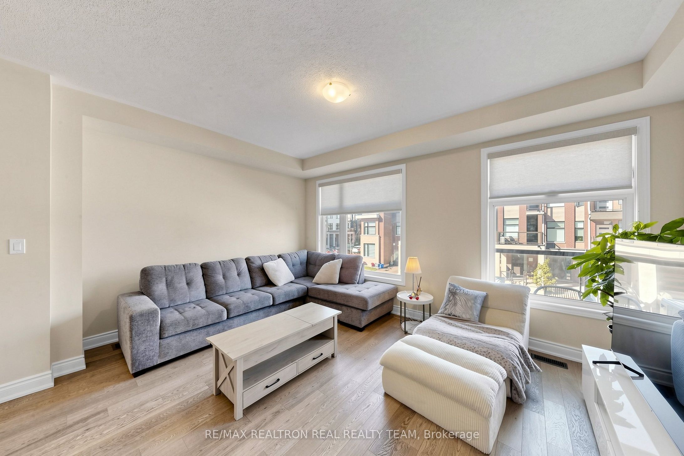 1284 Dempster Lane Property Photo 8
