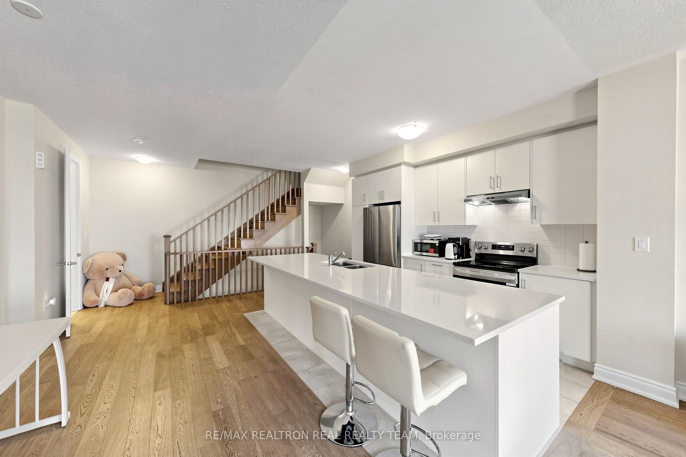 1284 Dempster Lane Property Photo 12