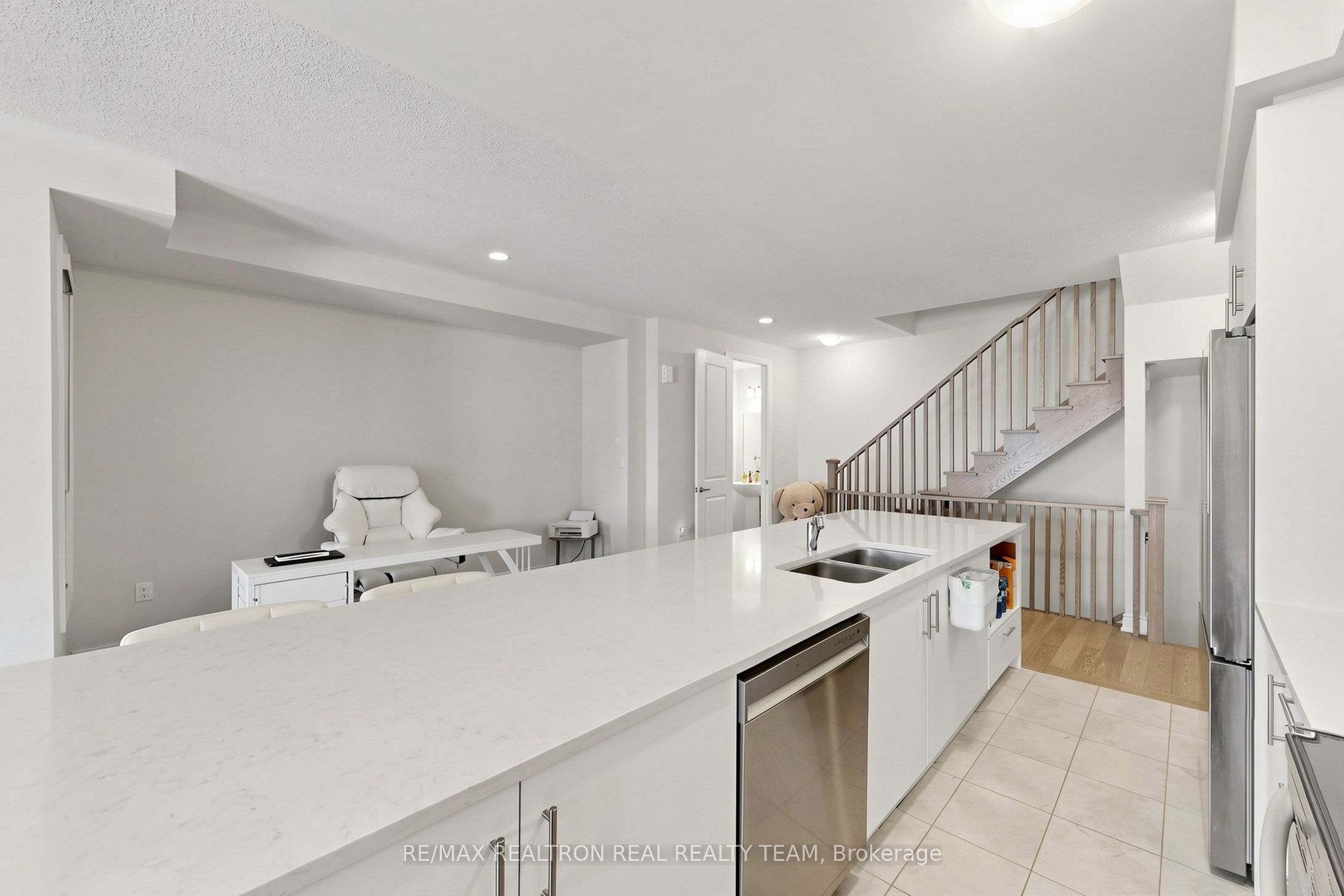 1284 Dempster Lane Property Photo 16