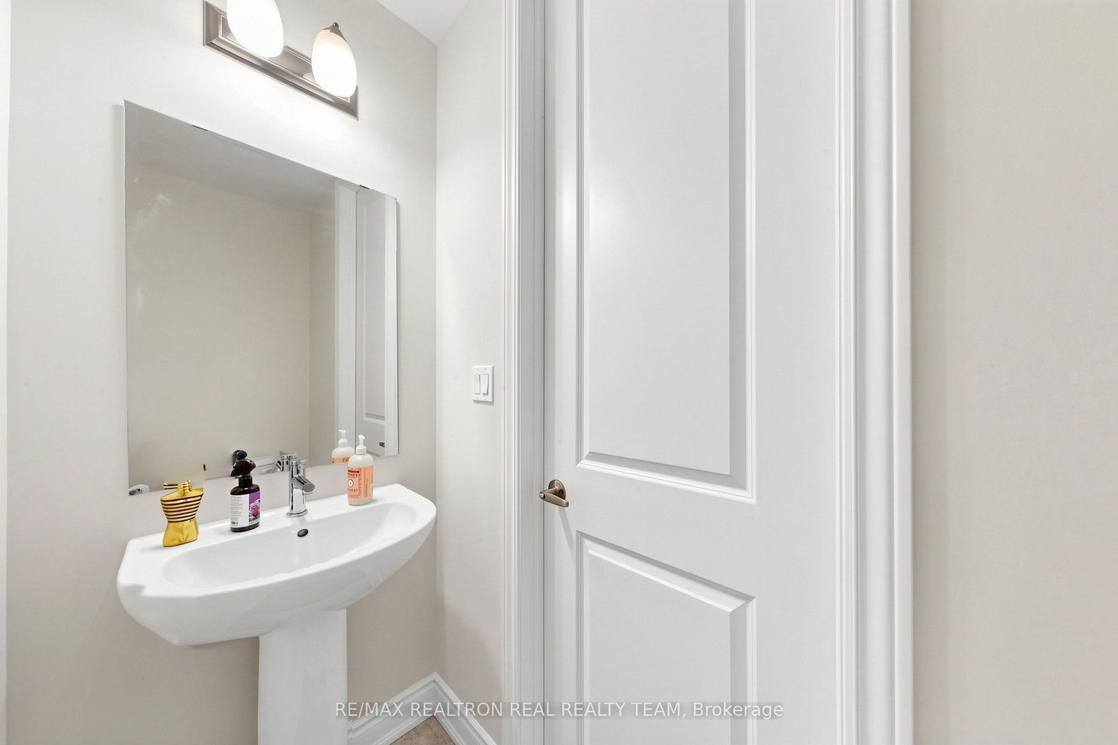 1284 Dempster Lane Property Photo 19
