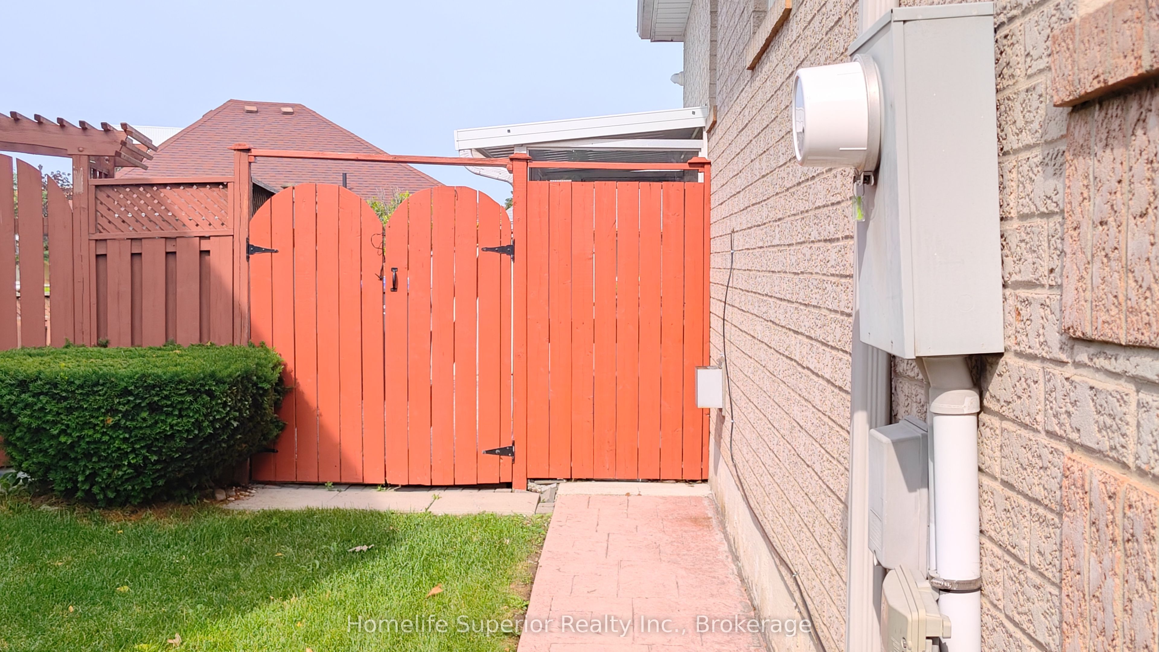17 Summerfield Crescent Property Photo 2