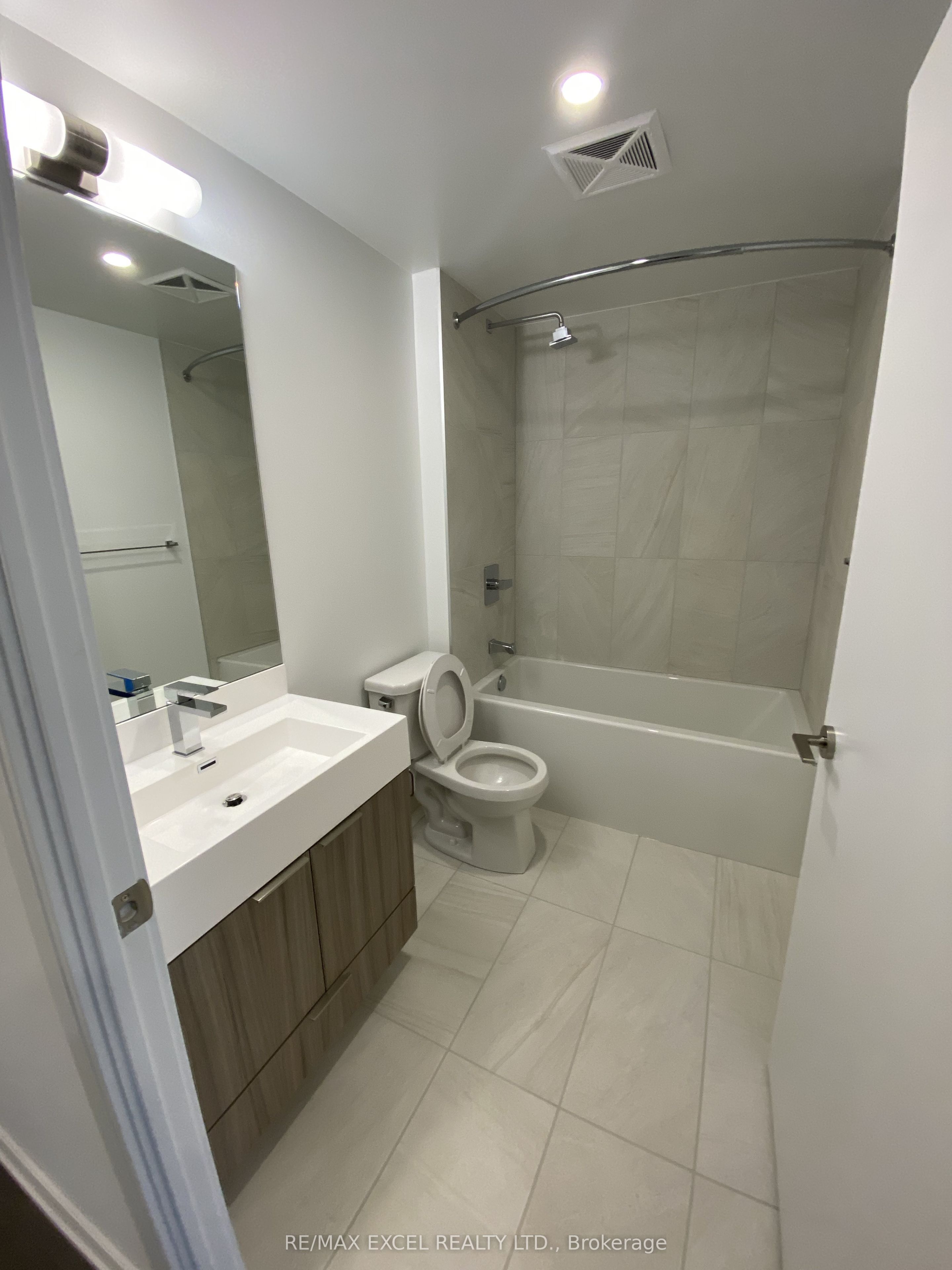 30 Samuel Wood Way 2201 Property Photo 3