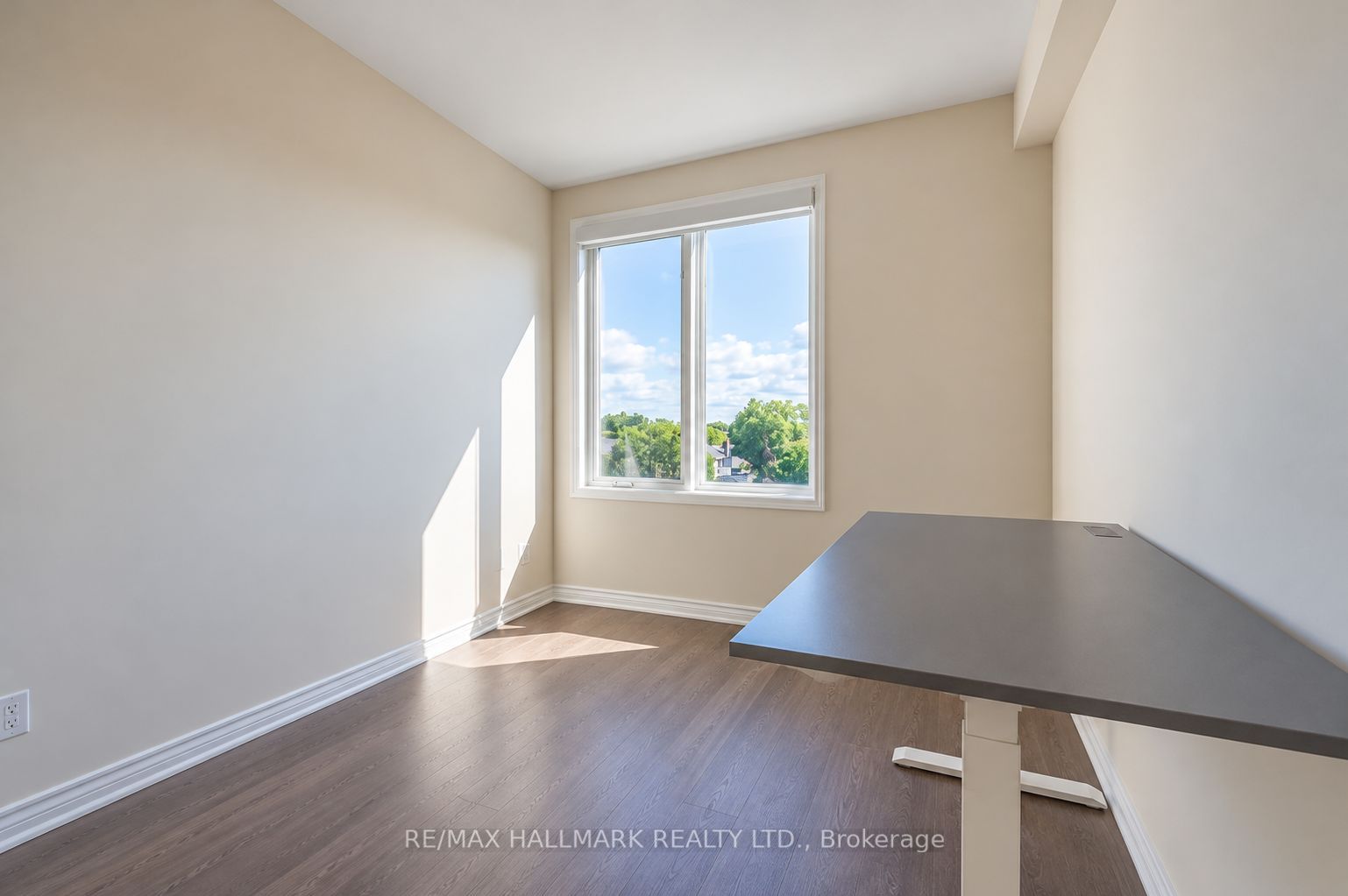 1100 Briar Hill Avenue 315 D Property Photo 5