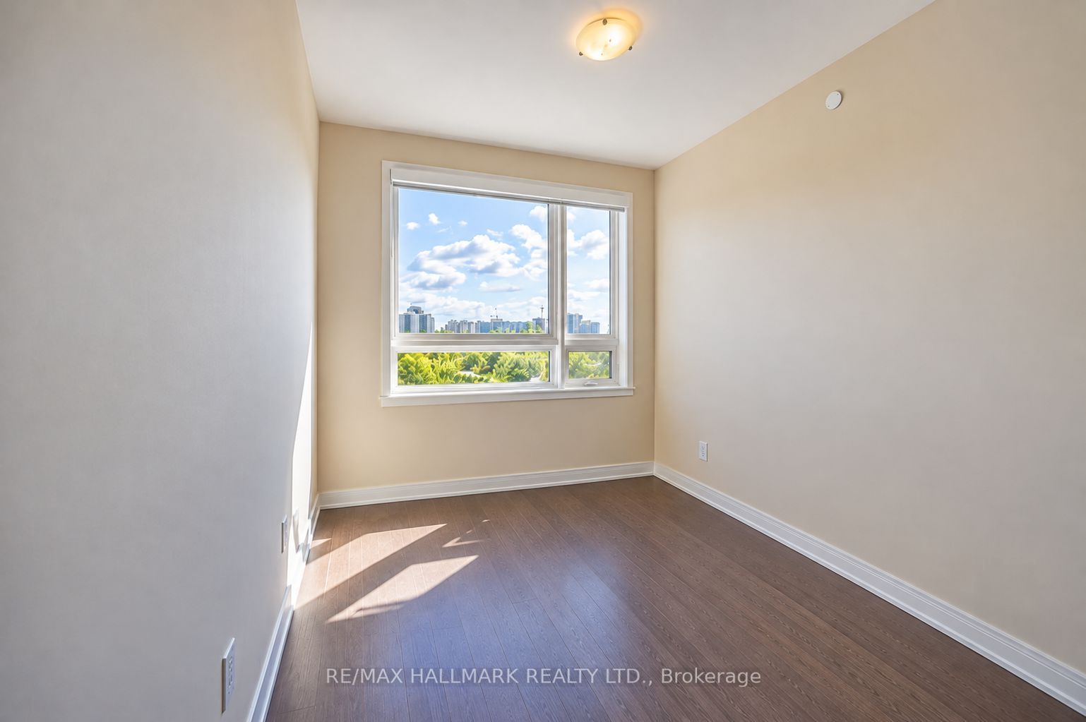 1100 Briar Hill Avenue 315 D Property Photo 6