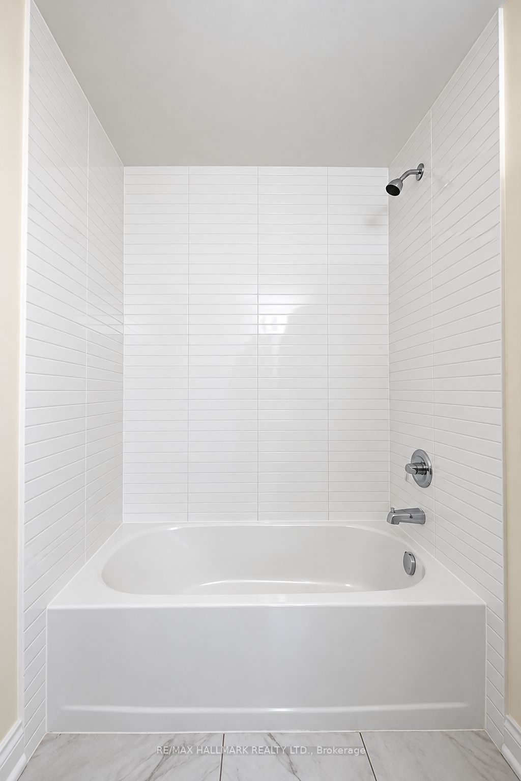 1100 Briar Hill Avenue 315 D Property Photo 8