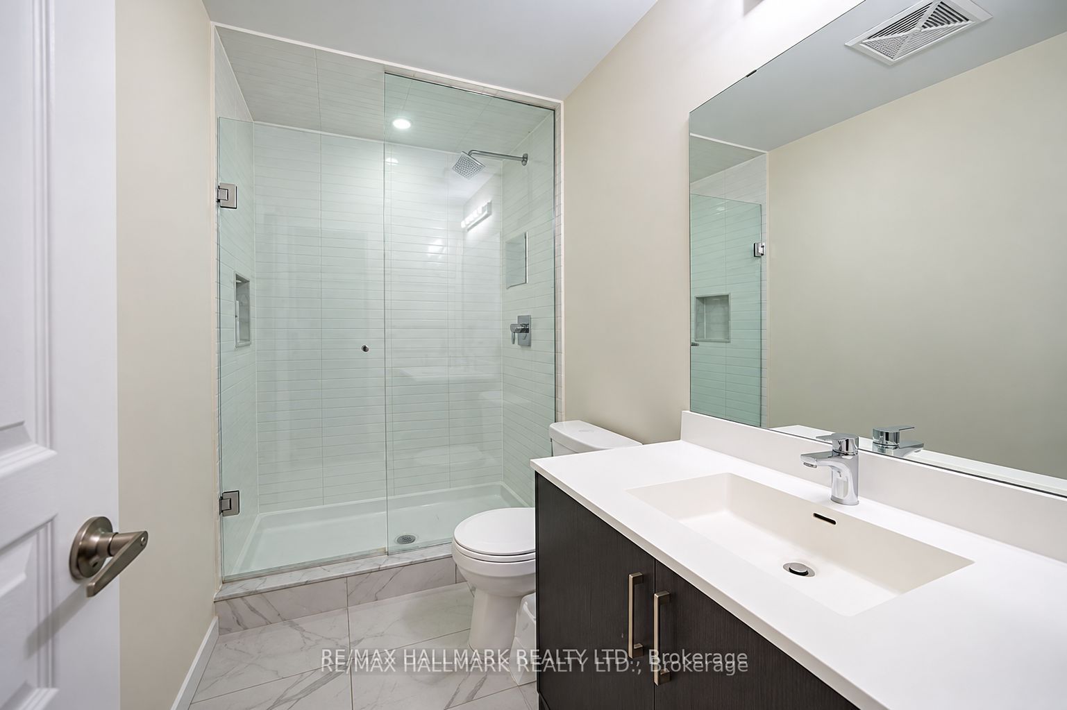 1100 Briar Hill Avenue 315 D Property Photo 9