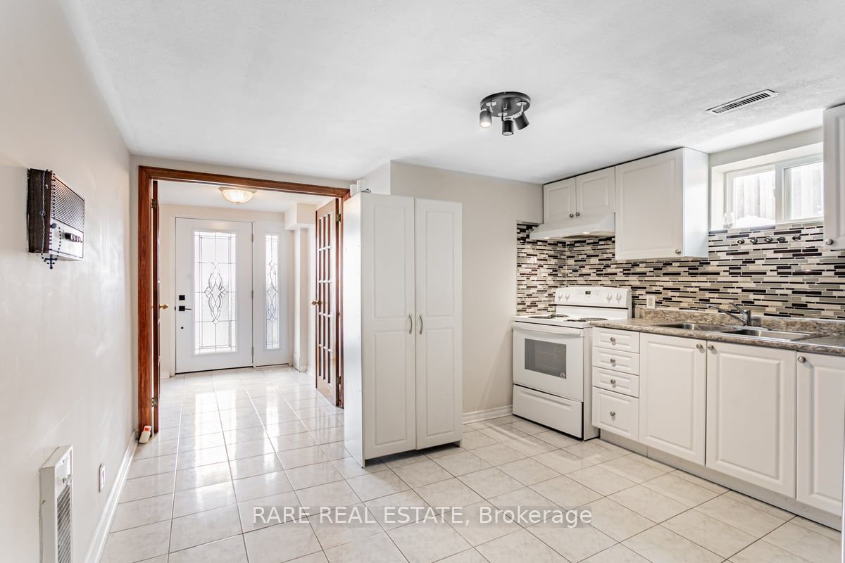 22 Bamford Crescent Property Photo 7