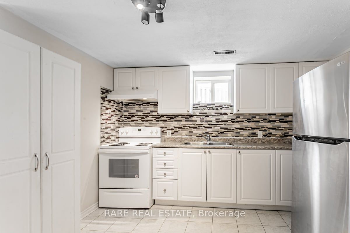 22 Bamford Crescent Property Photo 9