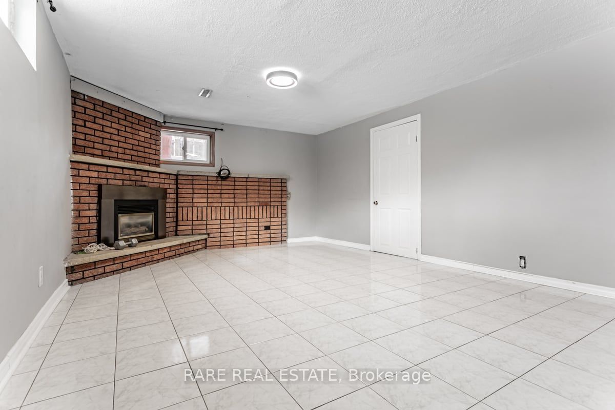22 Bamford Crescent Property Photo 11