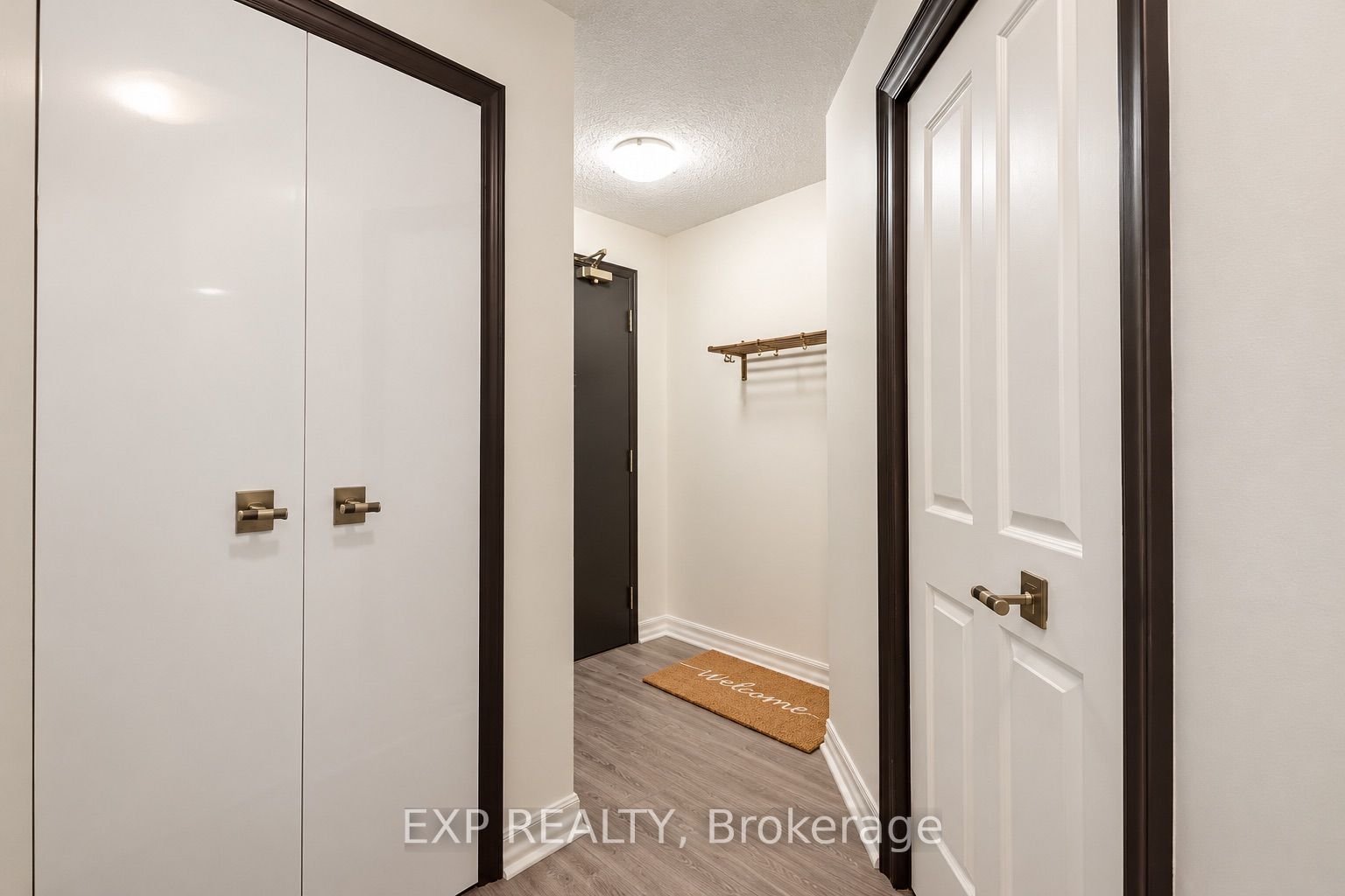 3 Hickory Tree Road 1407 Property Photo 2