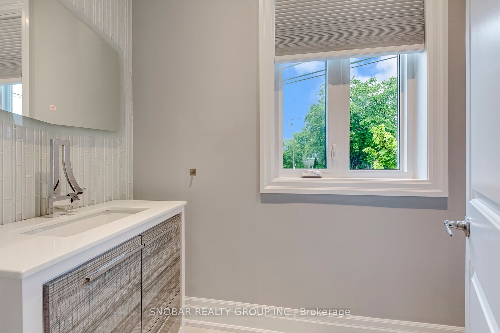 1 Aura Lea Boulevard Property Photo 21