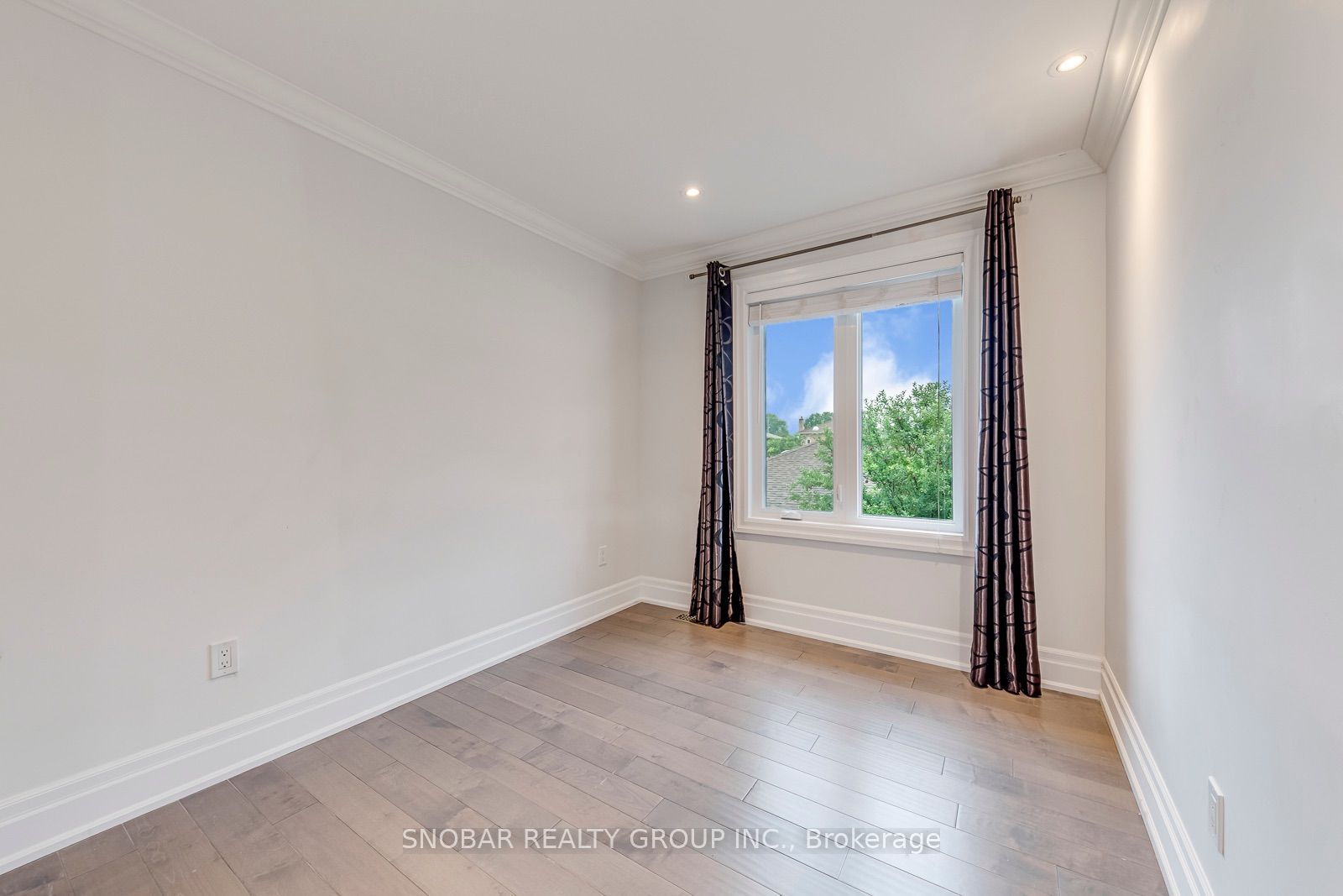 1 Aura Lea Boulevard Property Photo 28