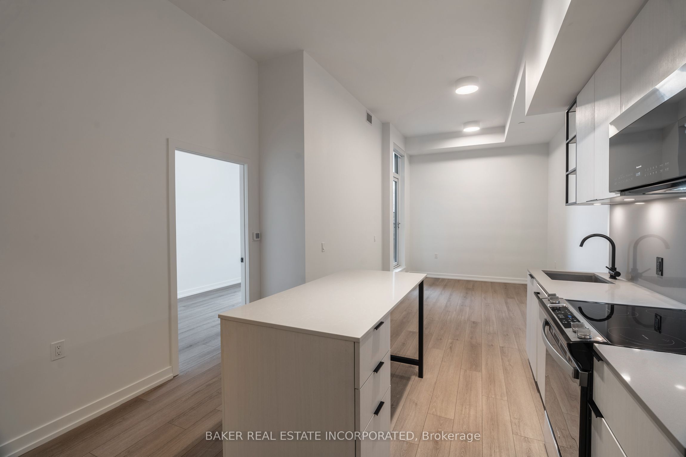 740 Dupont Street 208 Property Photo 15
