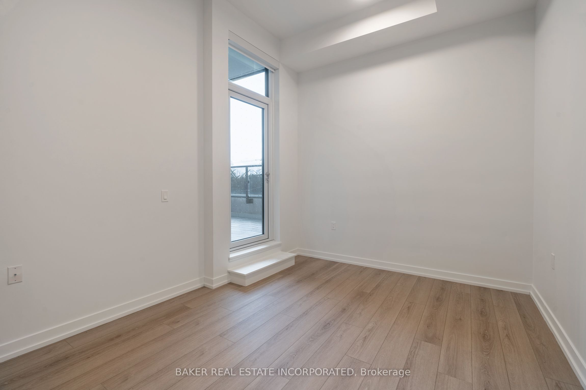 740 Dupont Street 208 Property Photo 17