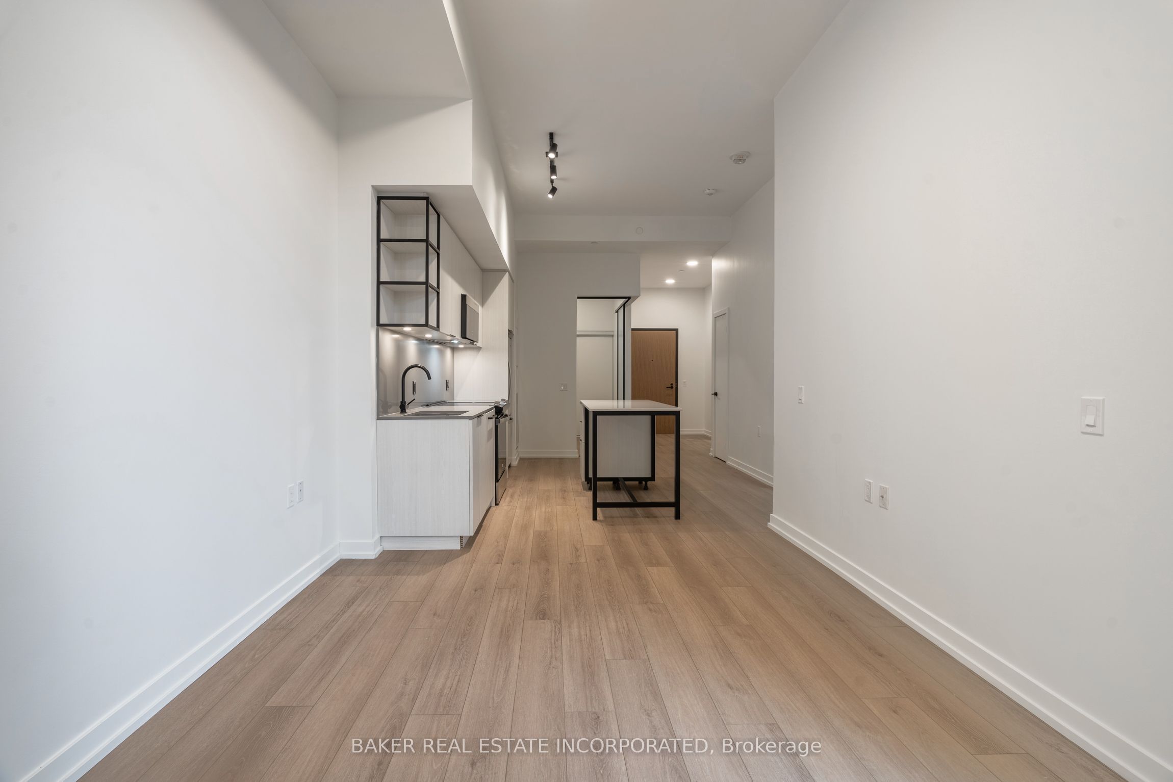 740 Dupont Street 208 Property Photo 18