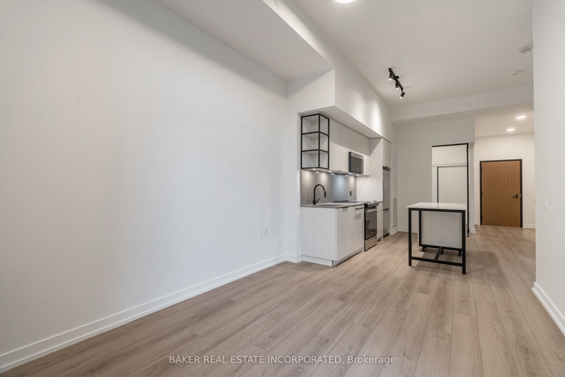 740 Dupont Street 208 Property Photo 19