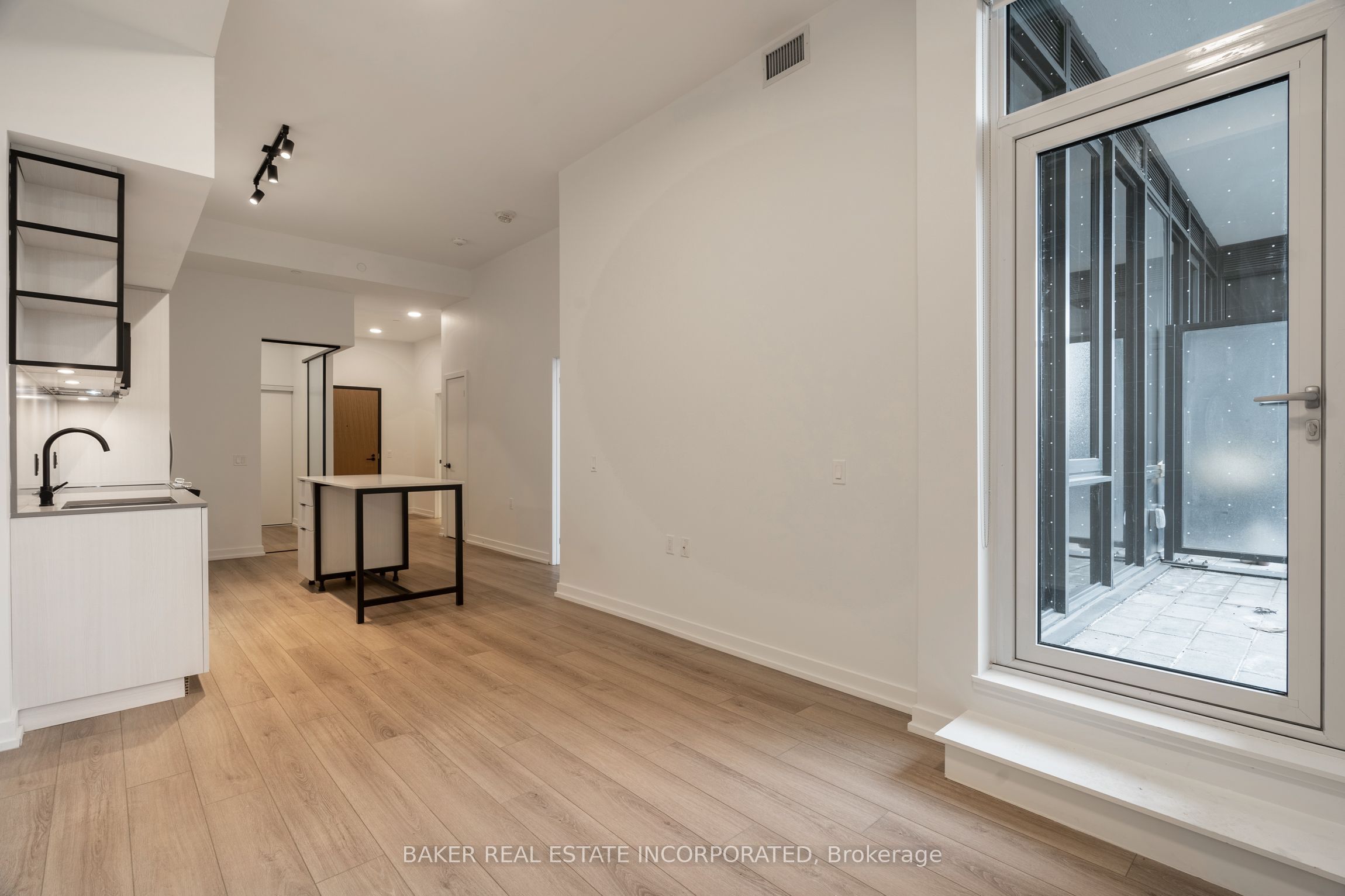 740 Dupont Street 208 Property Photo 20