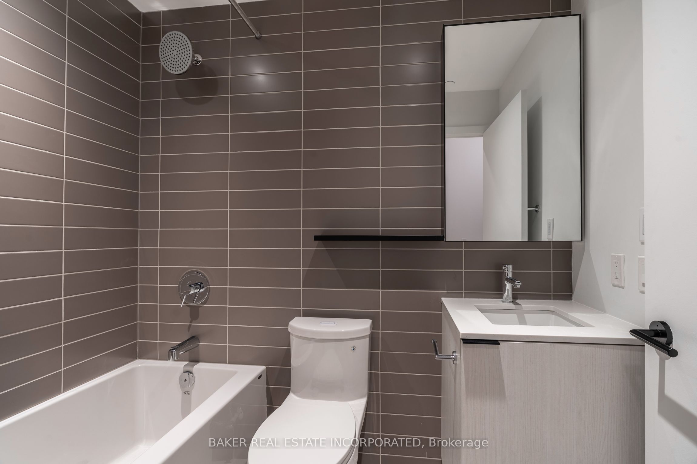 740 Dupont Street 208 Property Photo 31