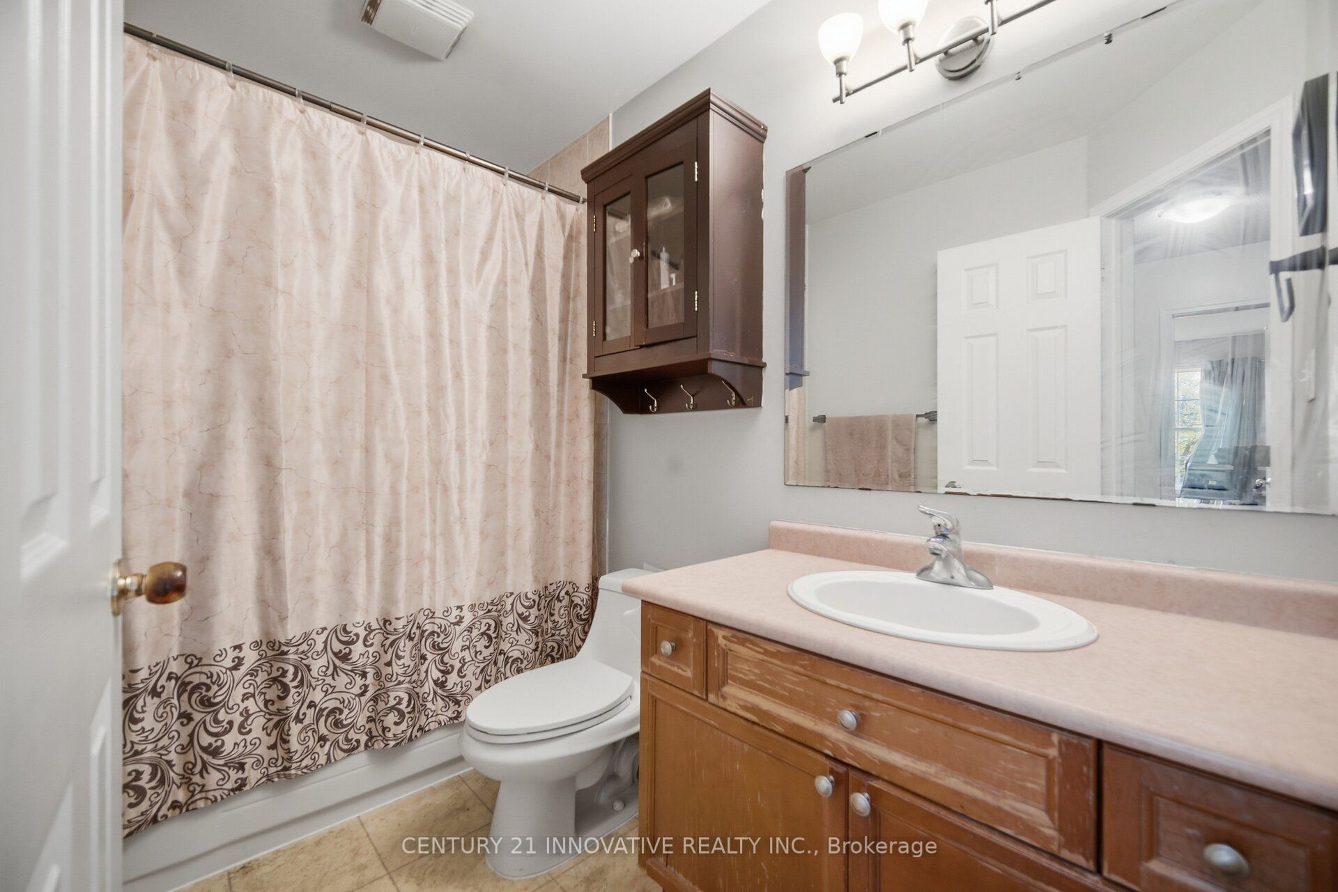 838 Mckay Crescent Property Photo 13