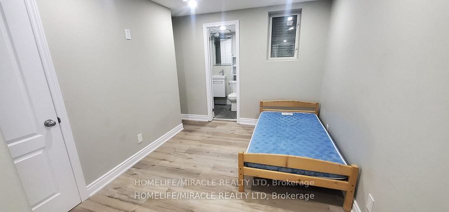 12 Beresford Crescent Basement Property Photo 8