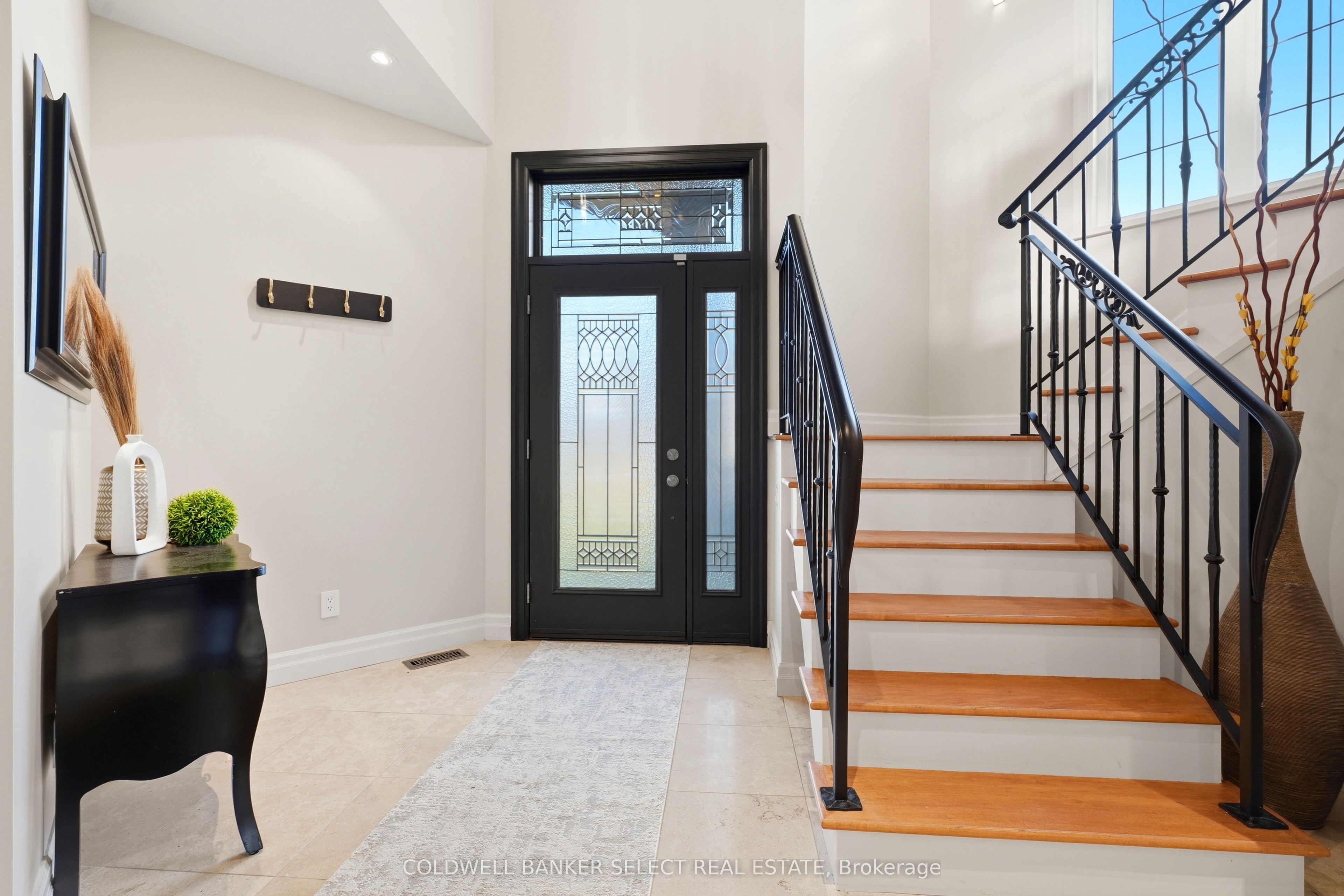 854 Sixth Street Property Photo 6