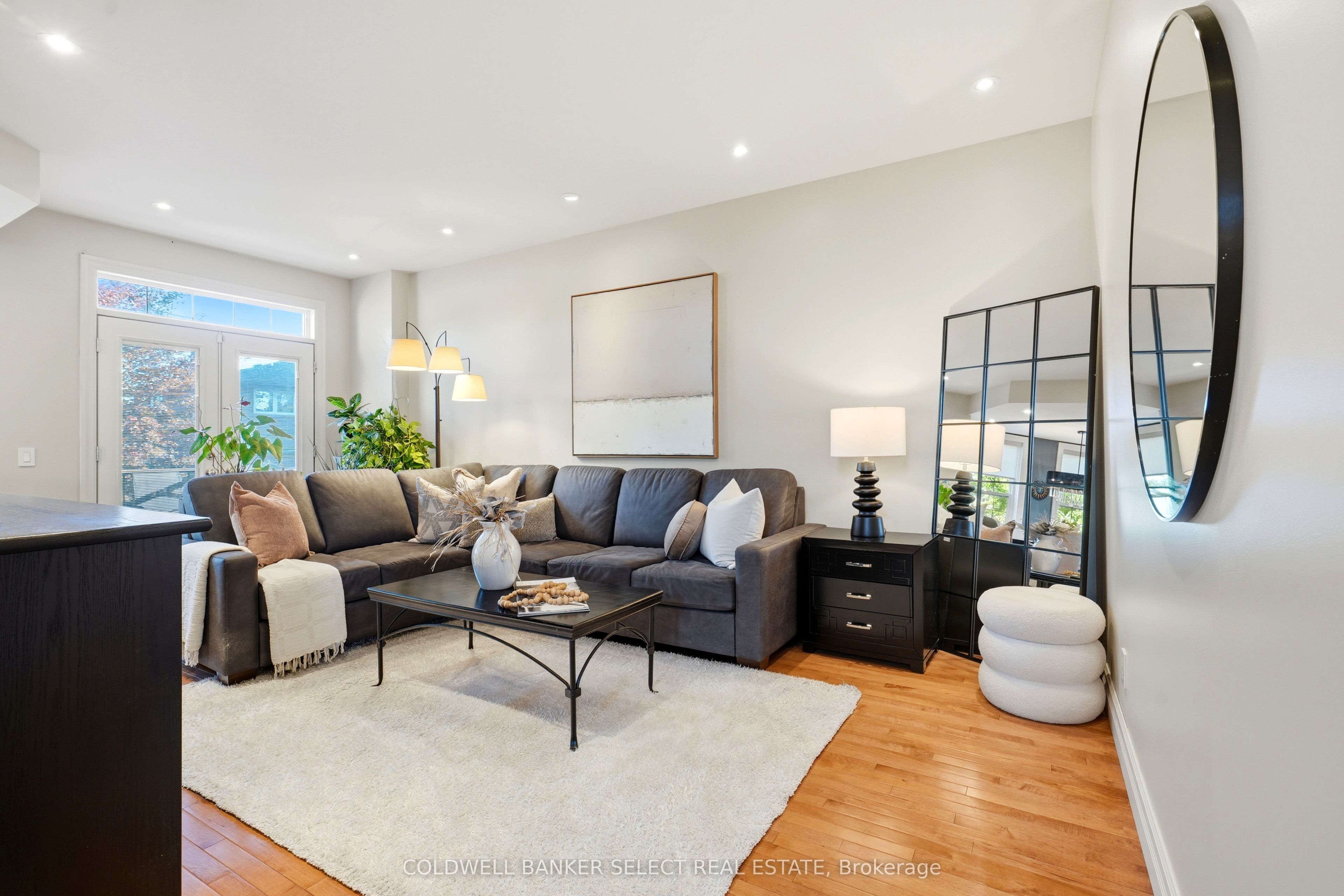 854 Sixth Street Property Photo 8