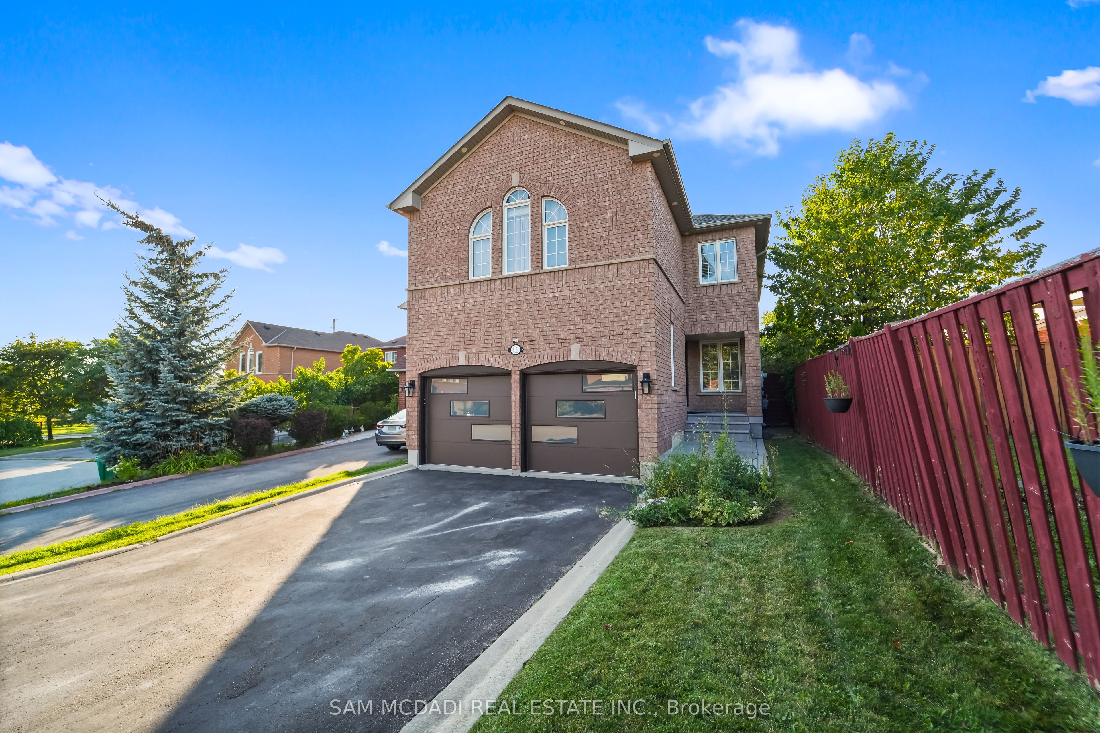 3191 Oakview Road Property Photo 2