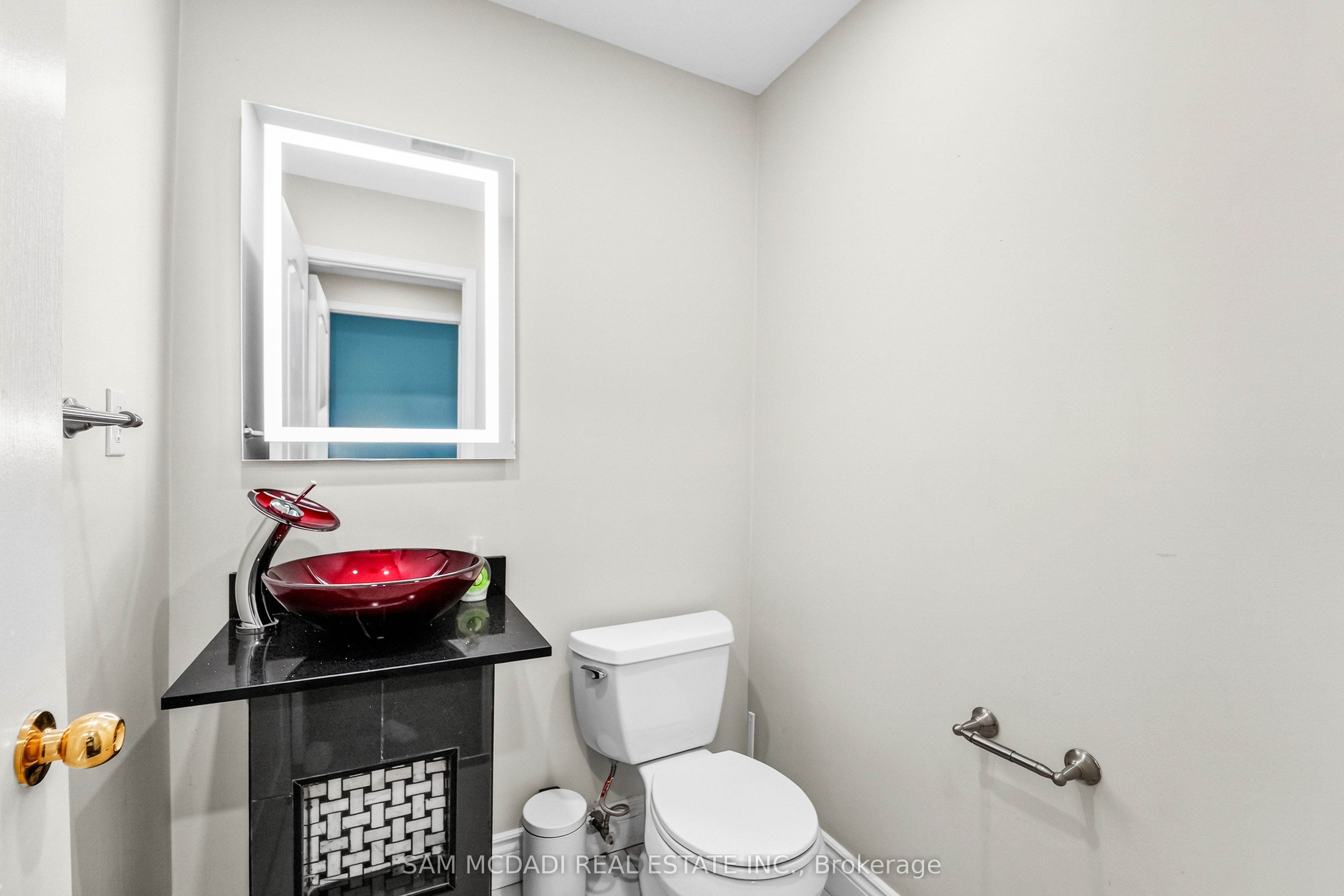 3191 Oakview Road Property Photo 10