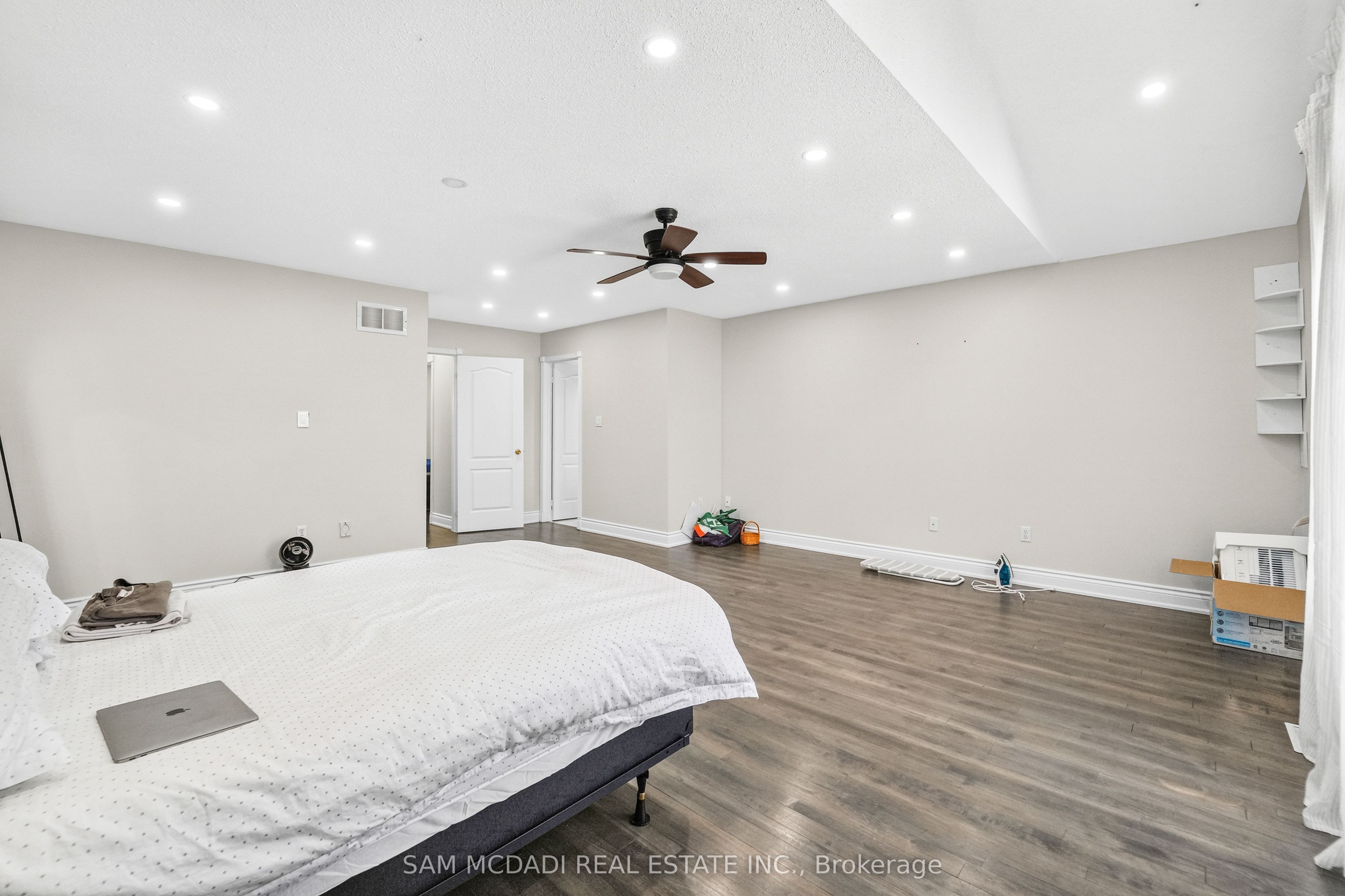 3191 Oakview Road Property Photo 14