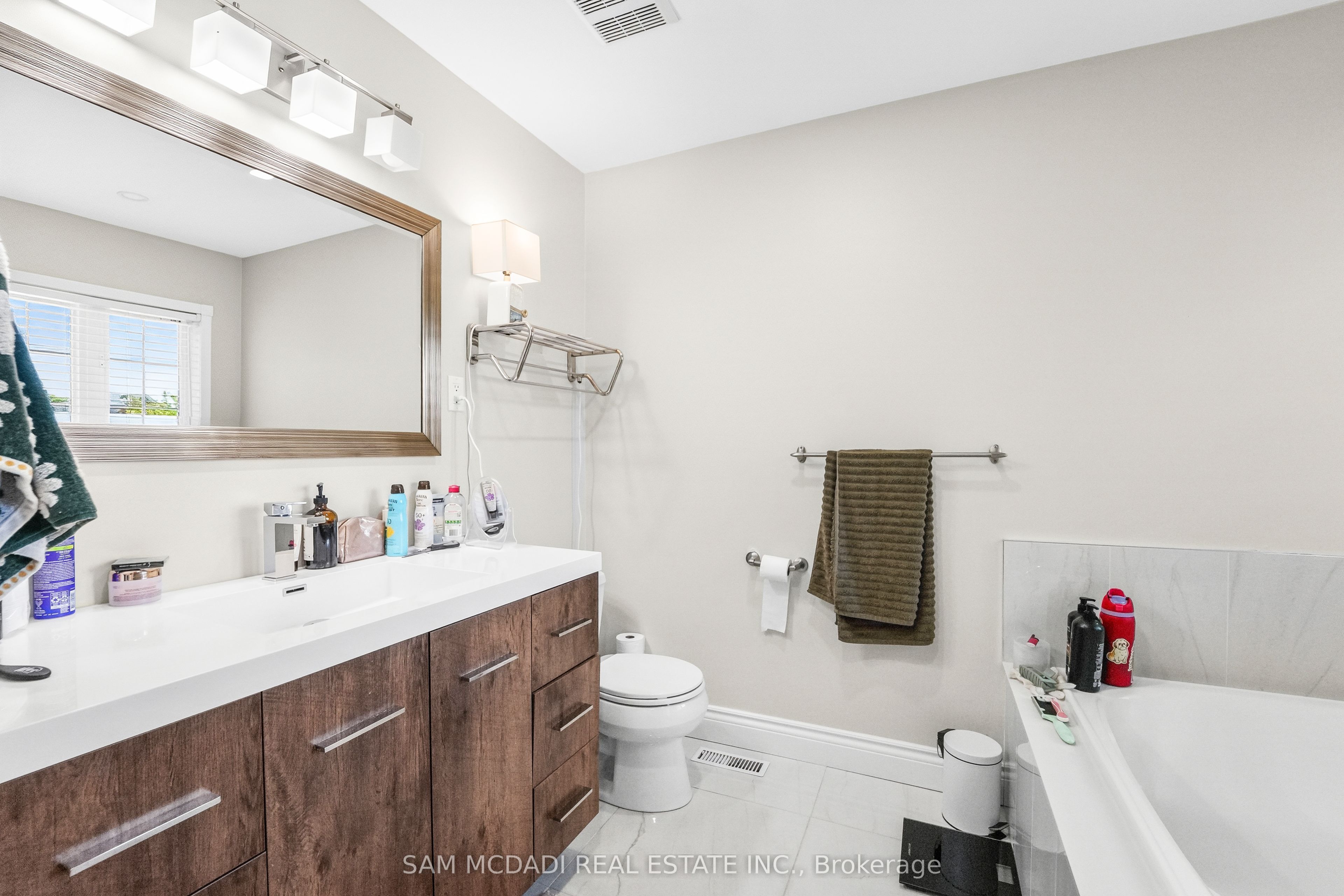 3191 Oakview Road Property Photo 16