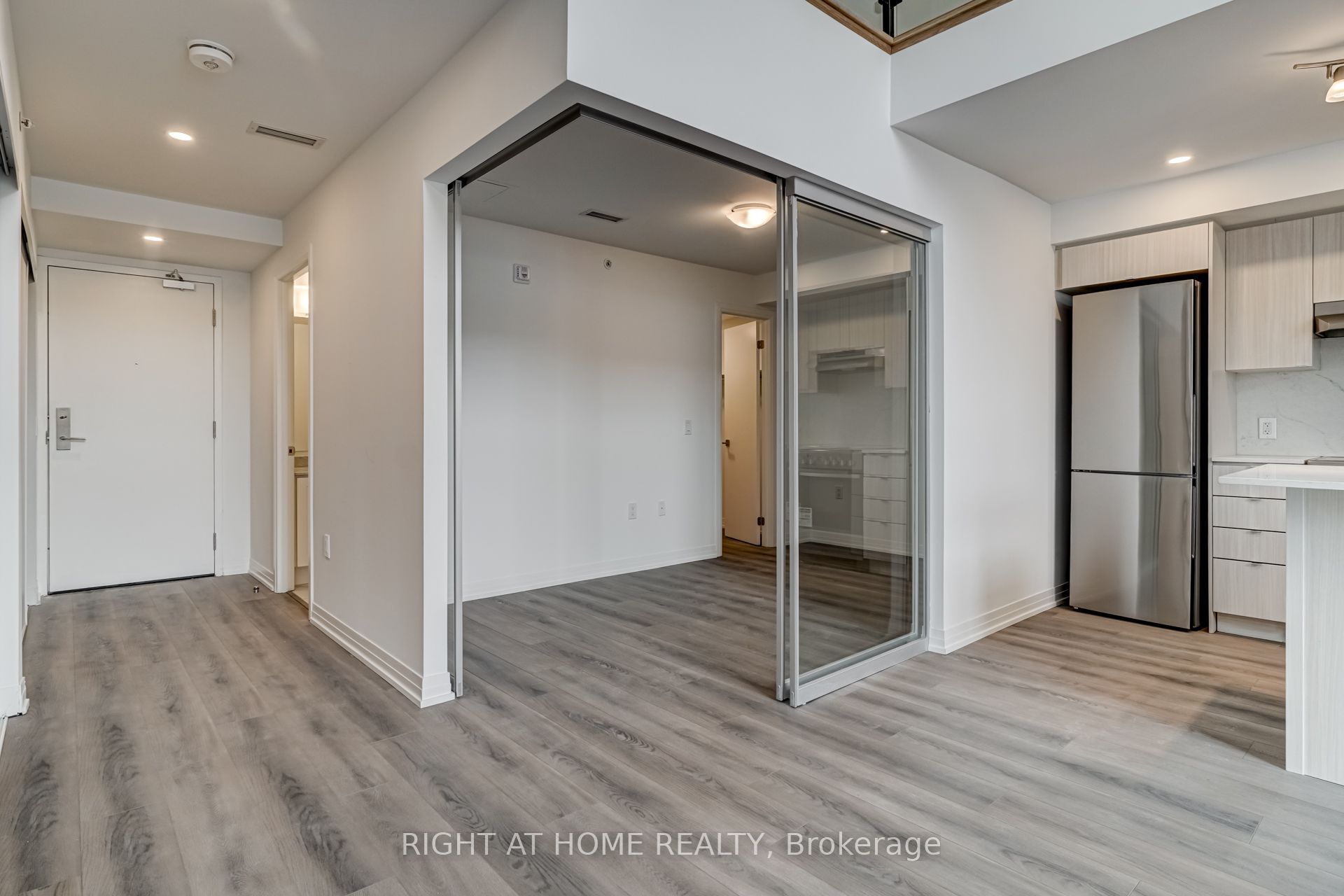 408 Brown's Line 105 Property Photo 15