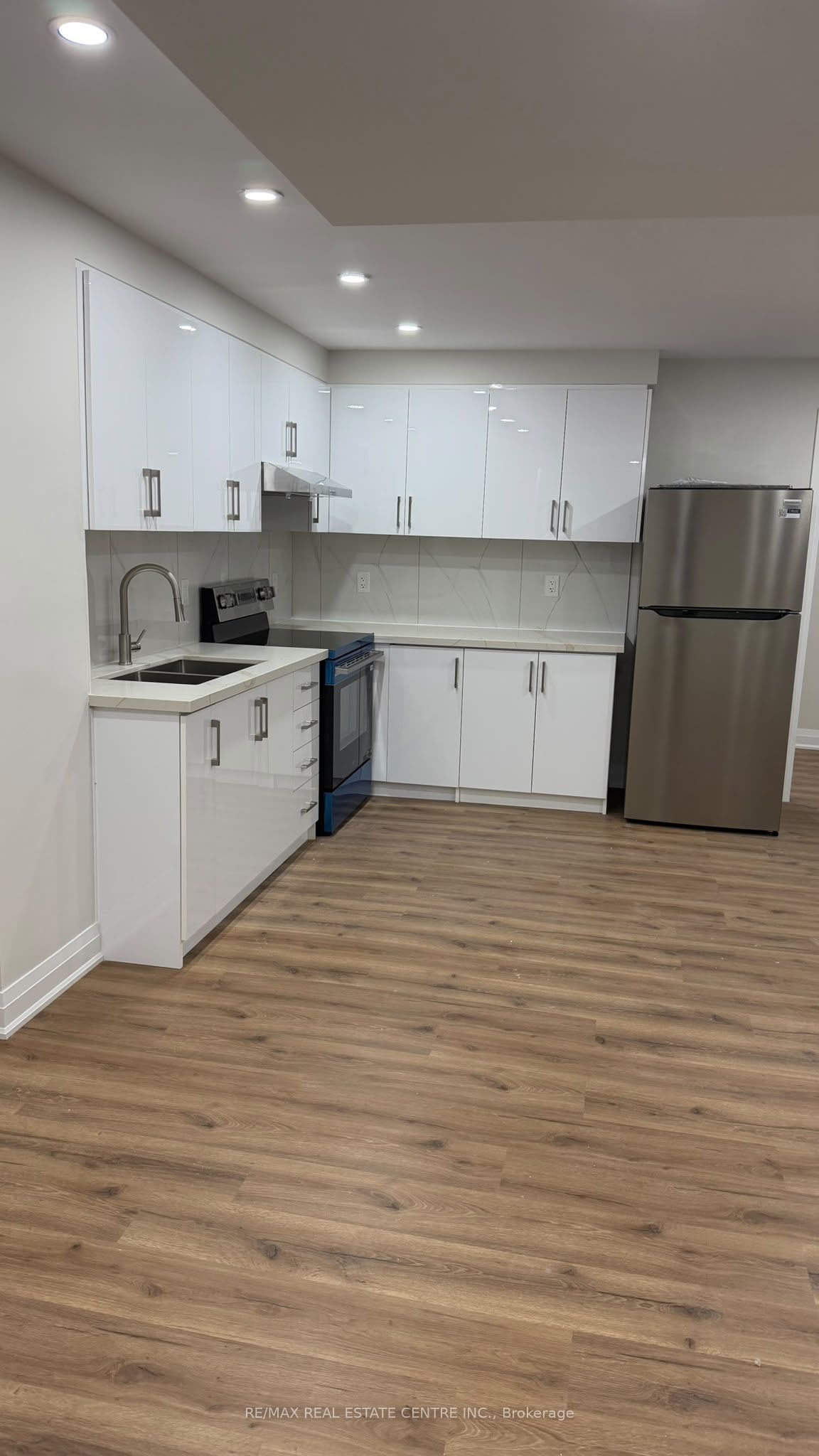 18 Gladmary Drive Property Photo 3