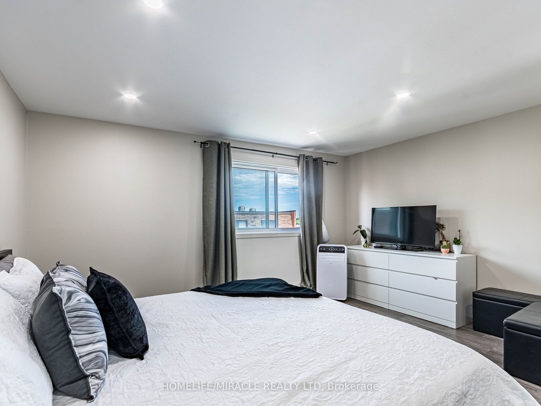 180 Mississauga Valley Boulevard 124 Property Photo 16