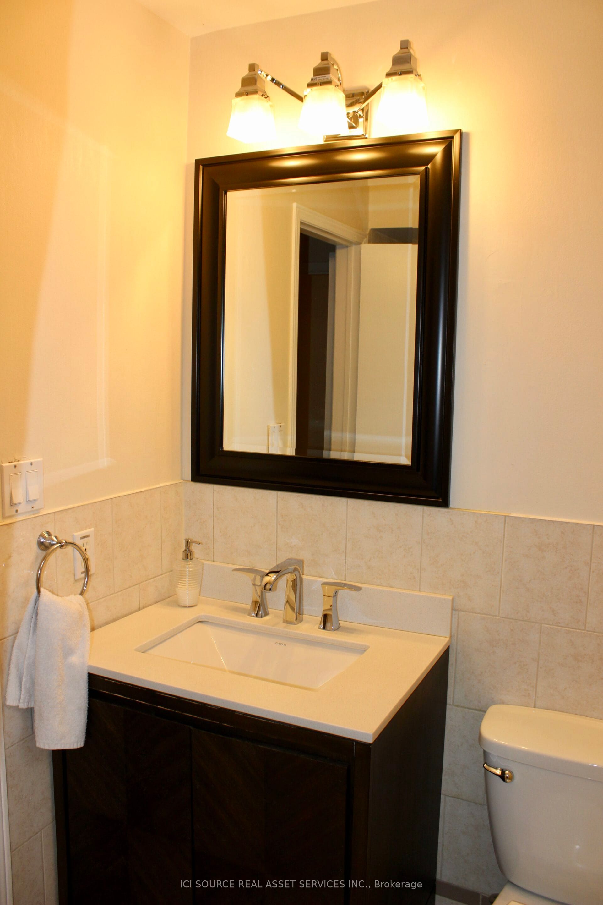 5164 Palomar Crescent Upper Property Photo 5