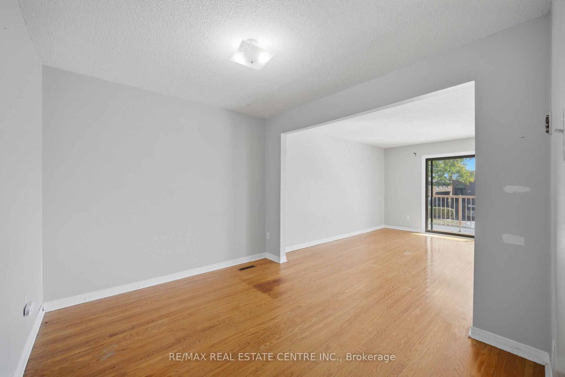 10 Major Oaks Drive Property Photo 13