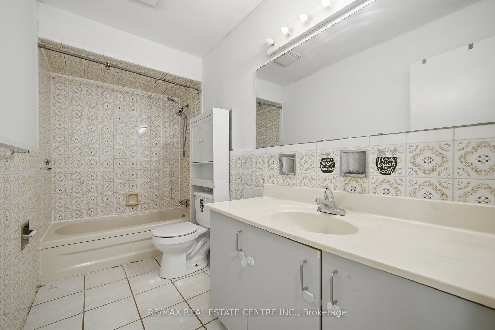 10 Major Oaks Drive Property Photo 24