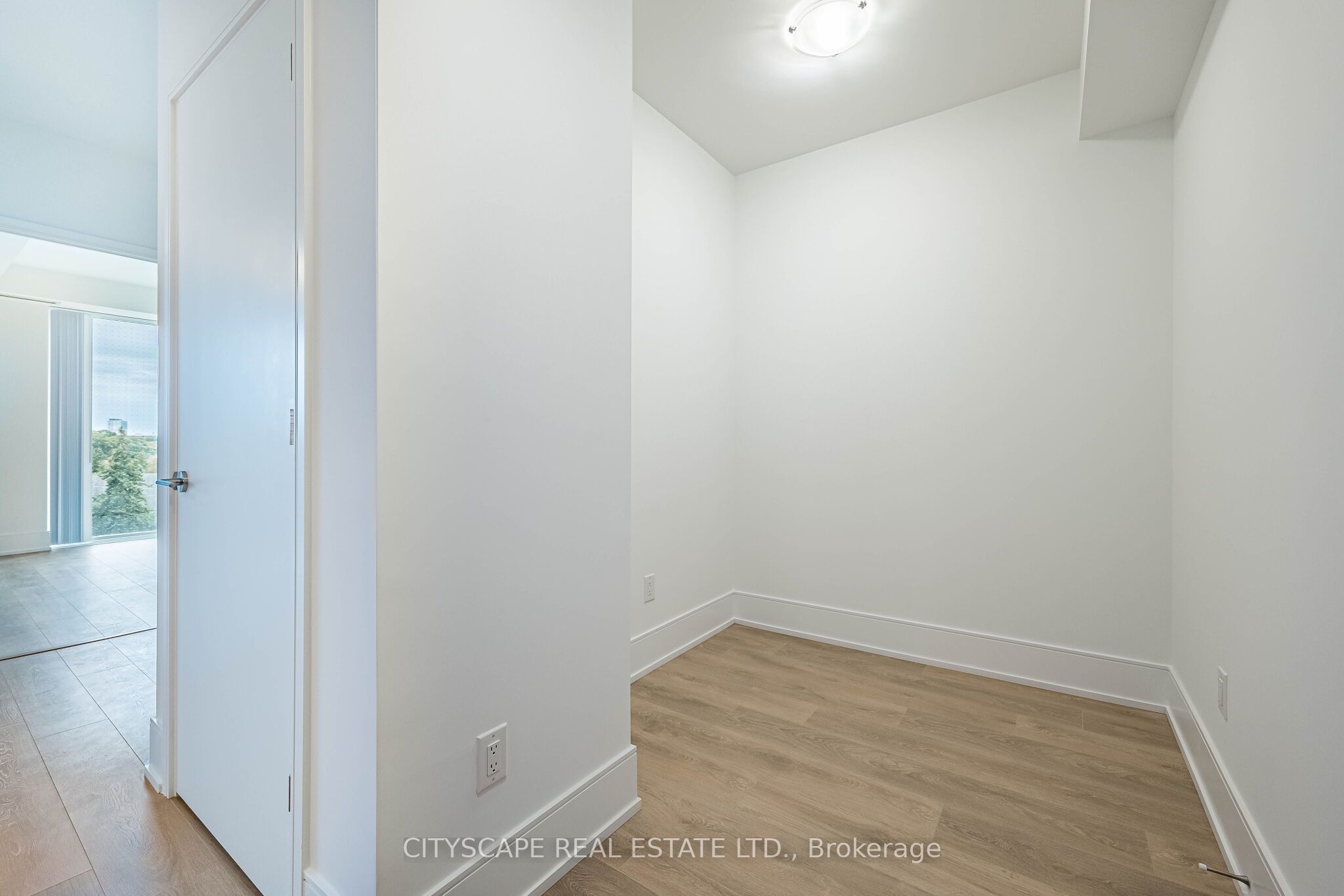 2450 Bloor Street W 316 Property Photo 9