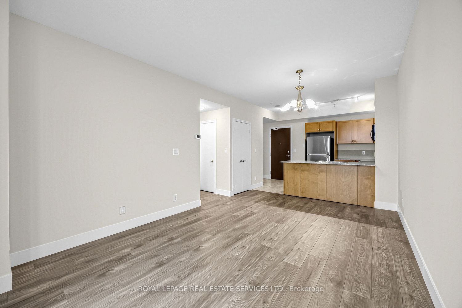 1359 Rathburn Road E 1704 Property Photo 10