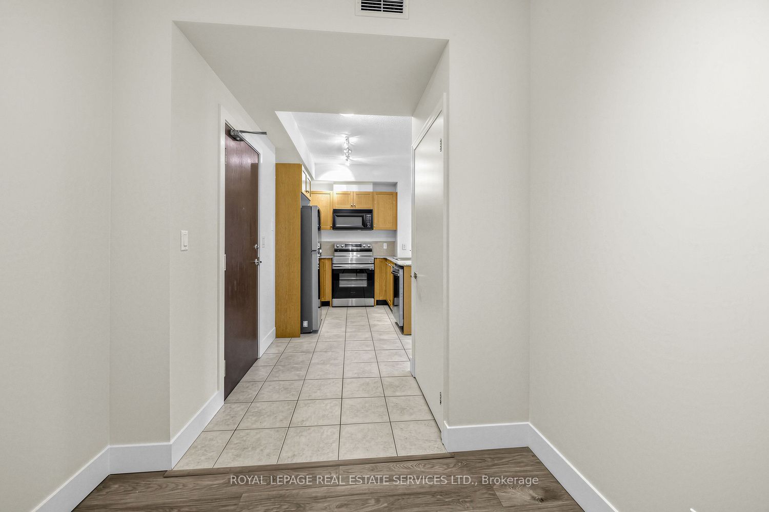 1359 Rathburn Road E 1704 Property Photo 25