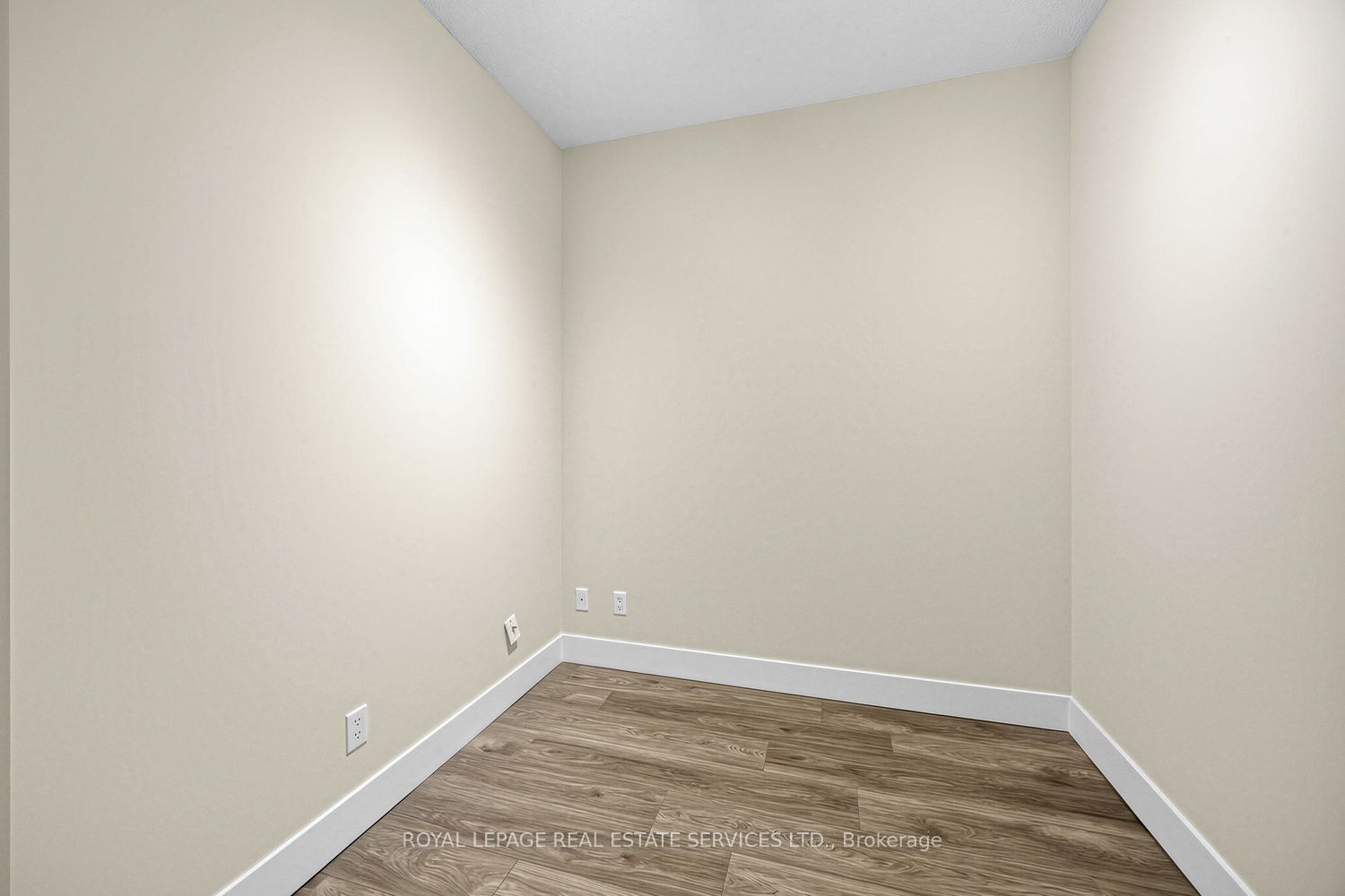 1359 Rathburn Road E 1704 Property Photo 26