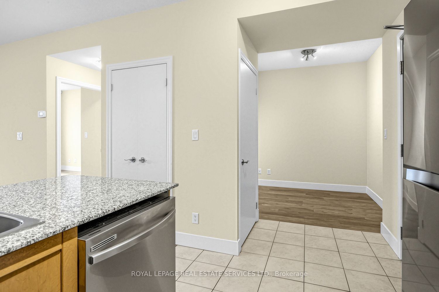 1359 Rathburn Road E 1704 Property Photo 29