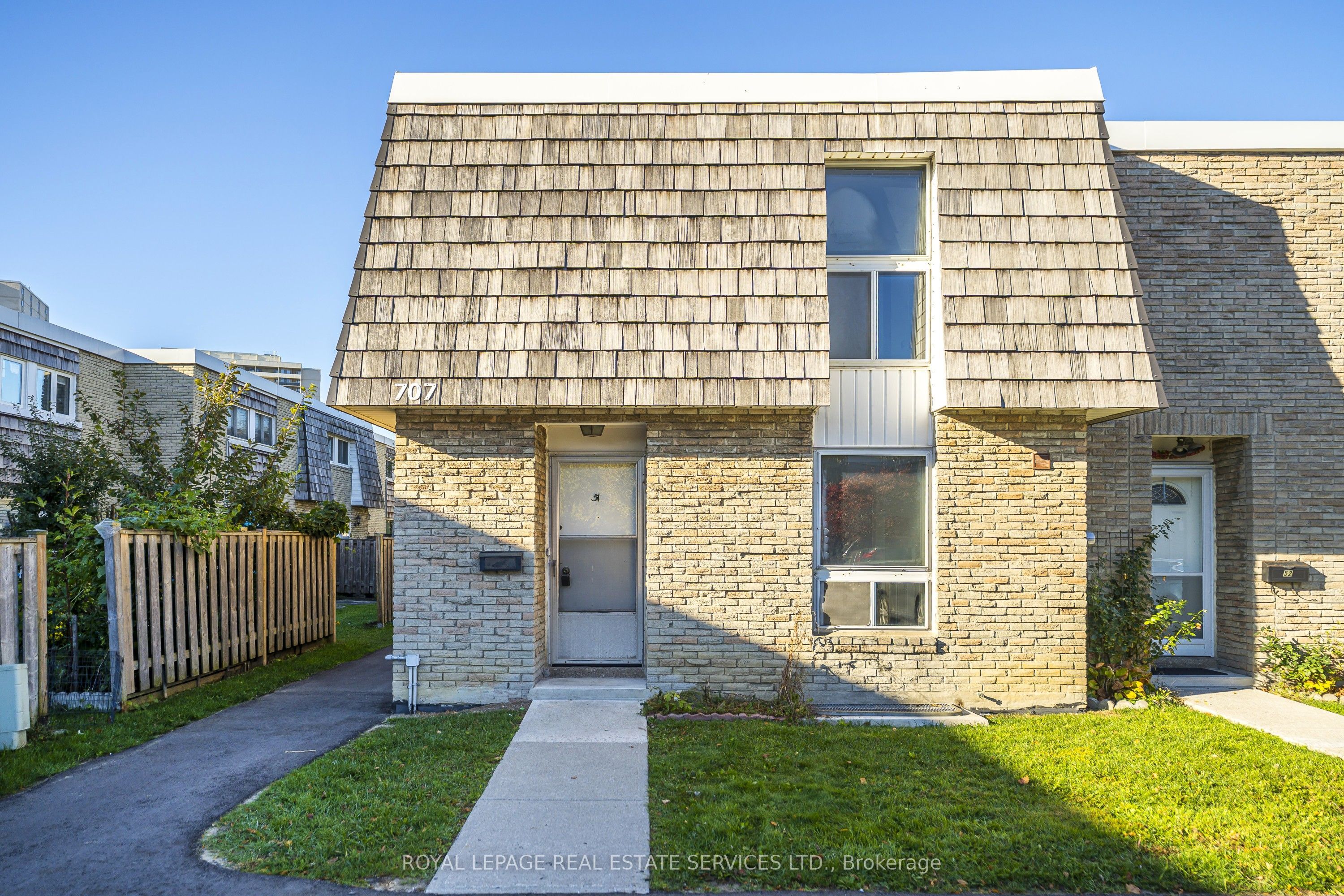 707 Burnhamthorpe Road 51 Property Photo 1