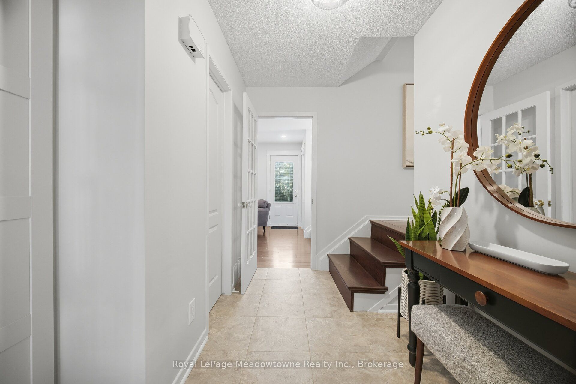 322 Kingsway Place Property Photo 6