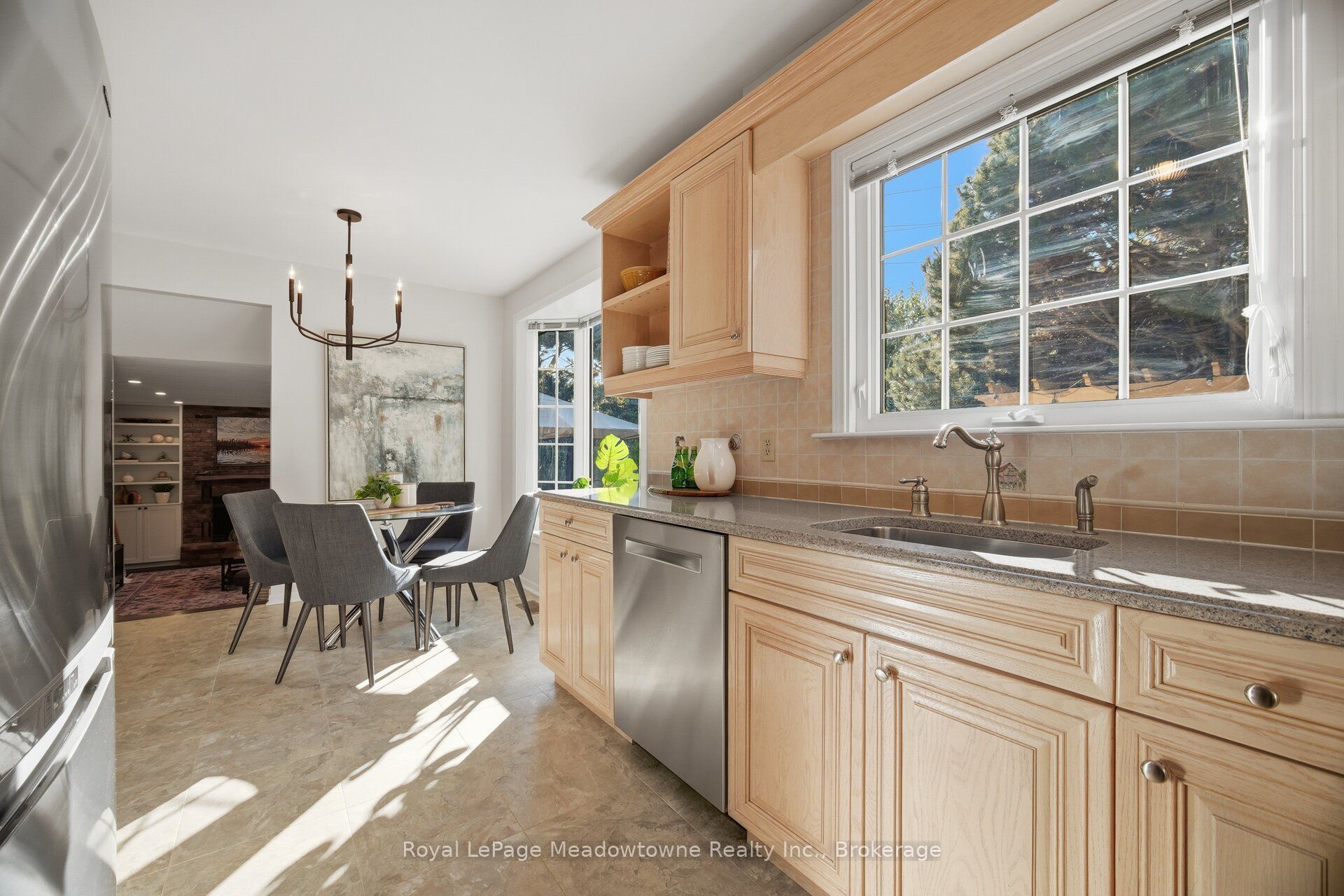 322 Kingsway Place Property Photo 15